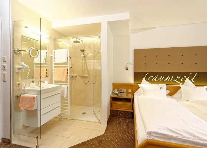 מלון Edelweiss 3*